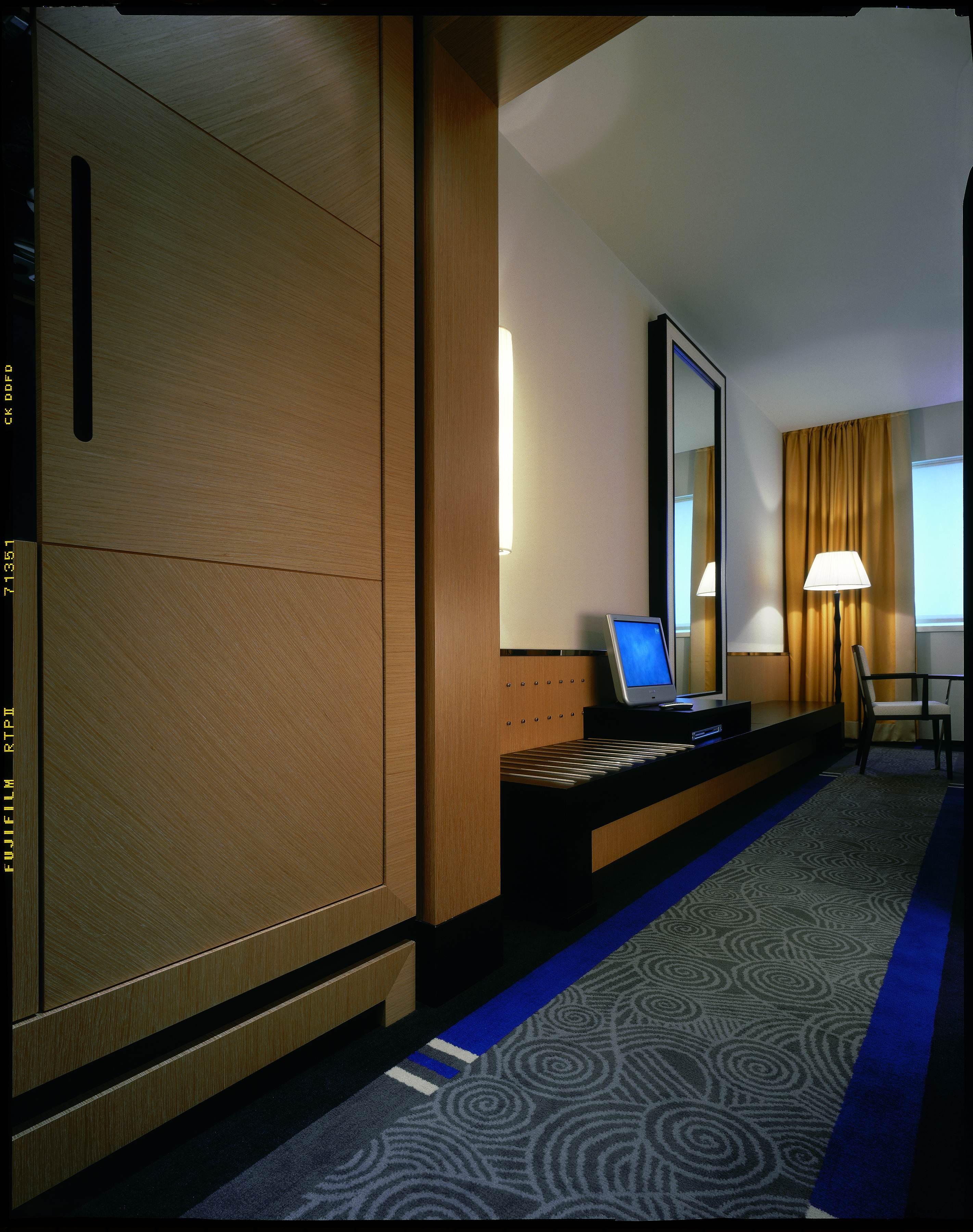 Una Hotels Malpensa Cerro Lago Maggiore Exterior foto