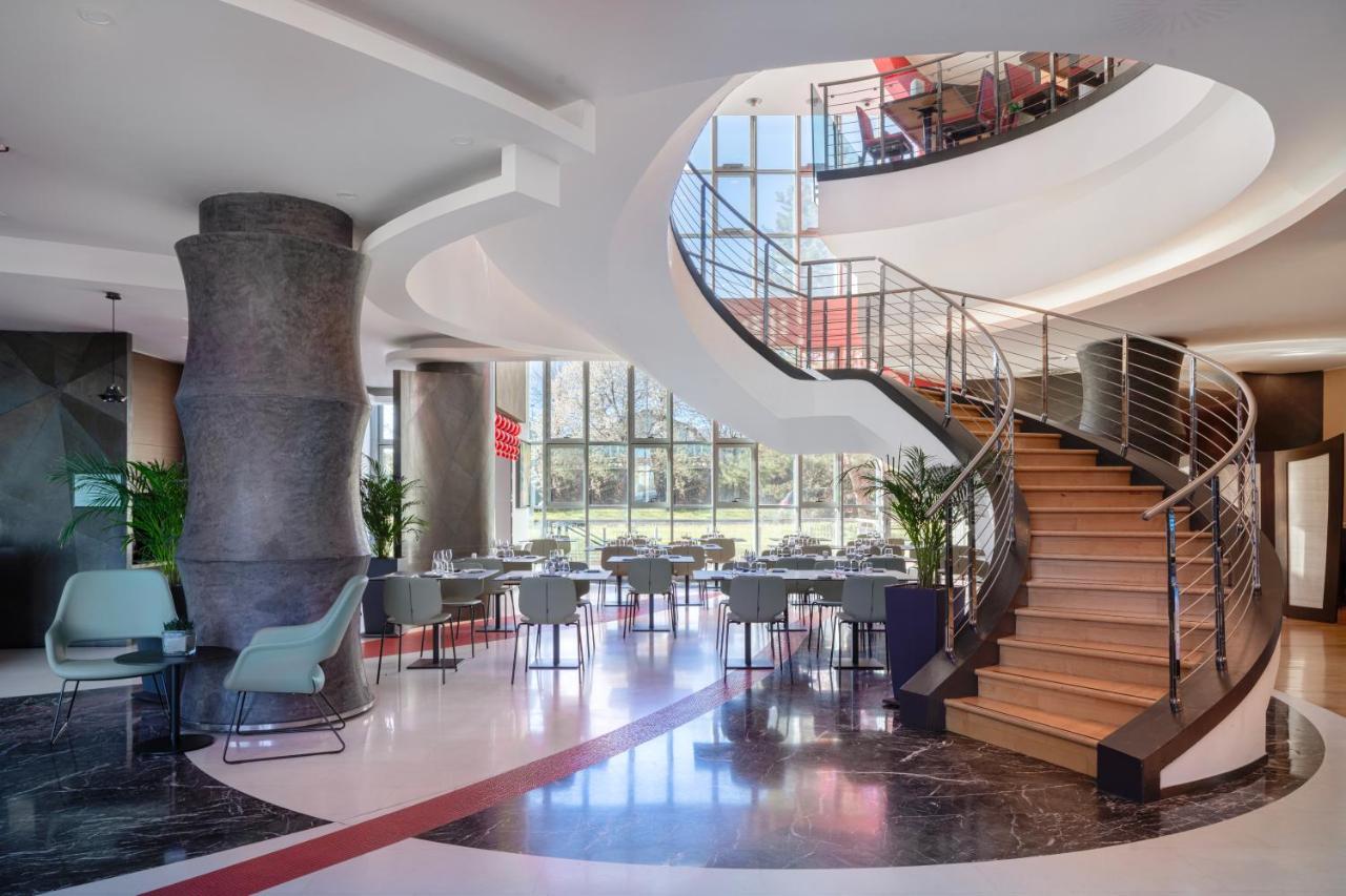 Una Hotels Malpensa Cerro Lago Maggiore Exterior foto